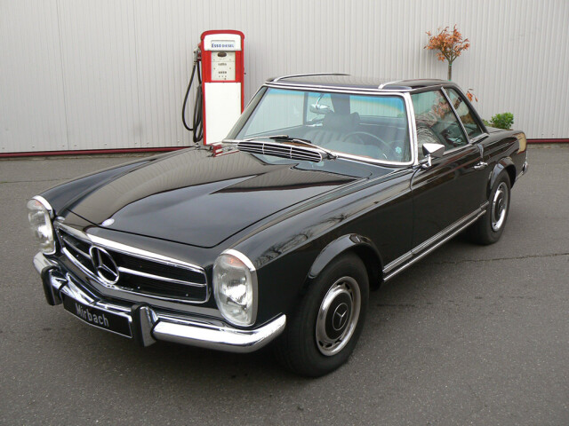 Mercedes-Benz SL II (W113), купе, глянцевый чёрный, вид три четверти спереди — фото 41234