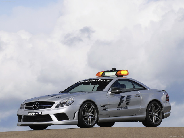 Mercedes-Benz SL63 AMG F1 Safety Car фото