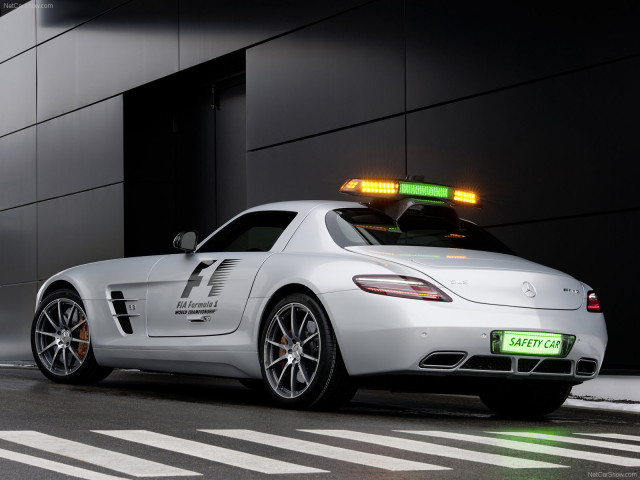 Mercedes-Benz SLS AMG F1 Safety Car фото