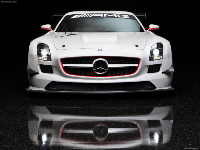 Mercedes-Benz SLS AMG GT3 фото