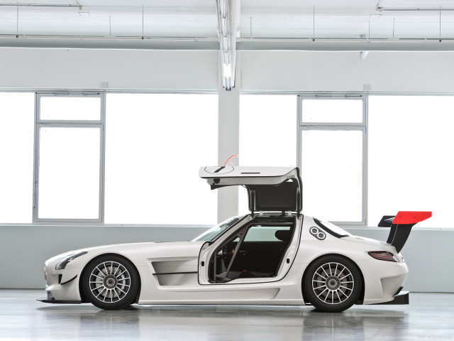 Mercedes-Benz SLS AMG GT3 фото