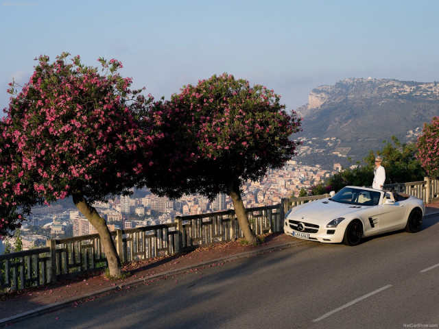 Mercedes-Benz SLS AMG Roadster фото