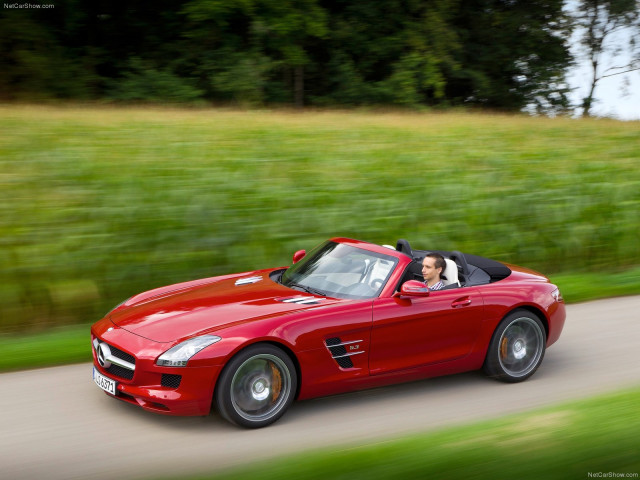 Mercedes-Benz SLS AMG Roadster фото