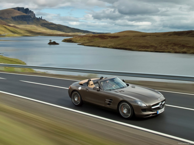 Mercedes-Benz SLS AMG Roadster фото