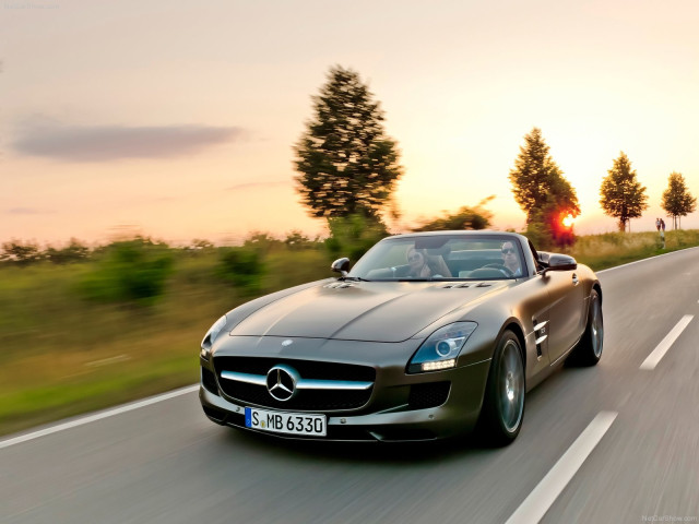 Mercedes-Benz SLS AMG Roadster фото