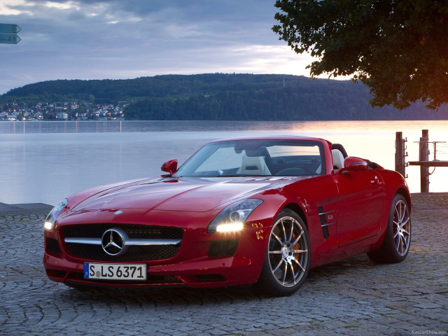 Mercedes-Benz SLS AMG Roadster фото