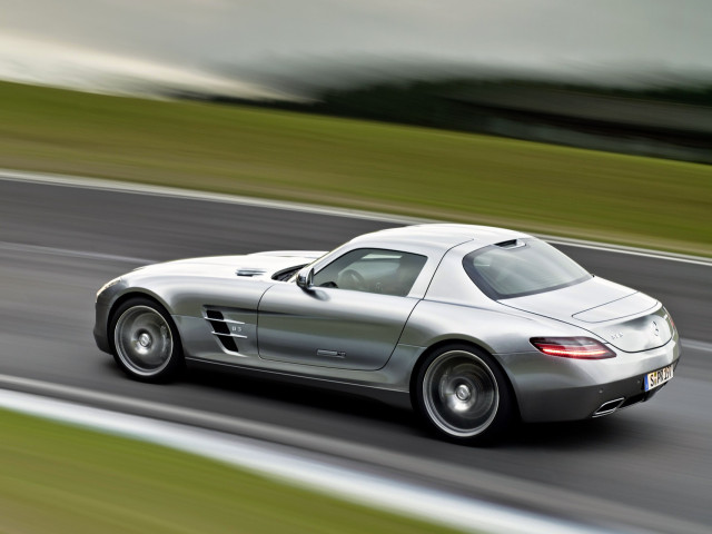 Mercedes-Benz SLS AMG фото