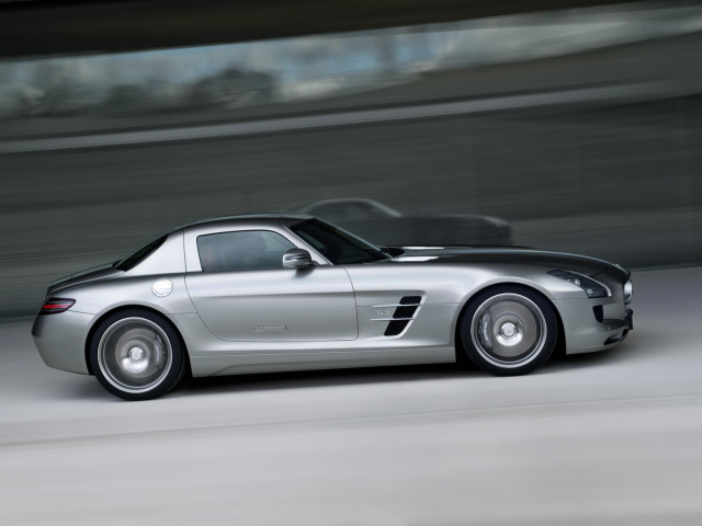 Mercedes-Benz SLS AMG фото