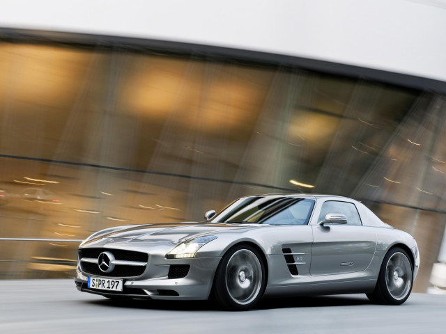 Mercedes-Benz SLS AMG фото