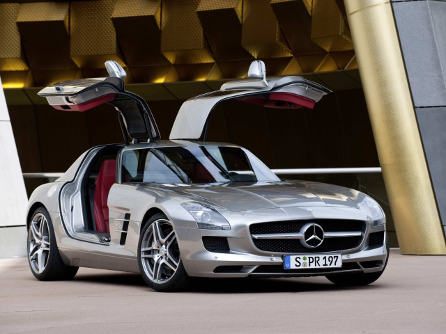 Mercedes-Benz SLS AMG фото