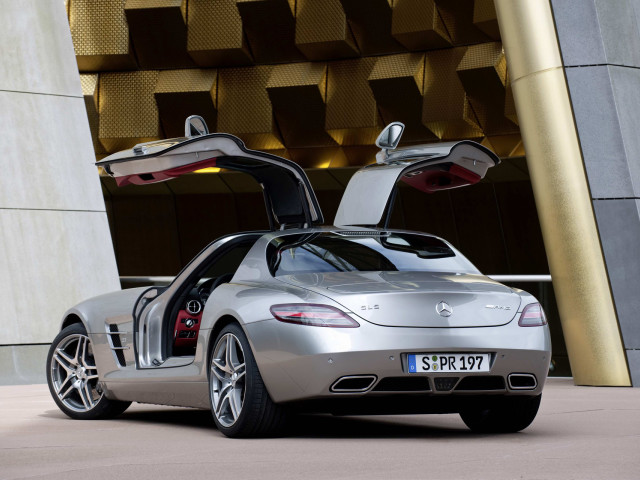 Mercedes-Benz SLS AMG фото