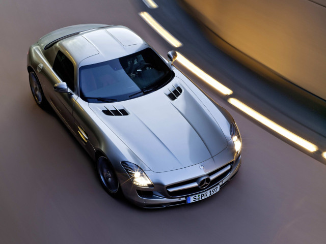 Mercedes-Benz SLS AMG фото