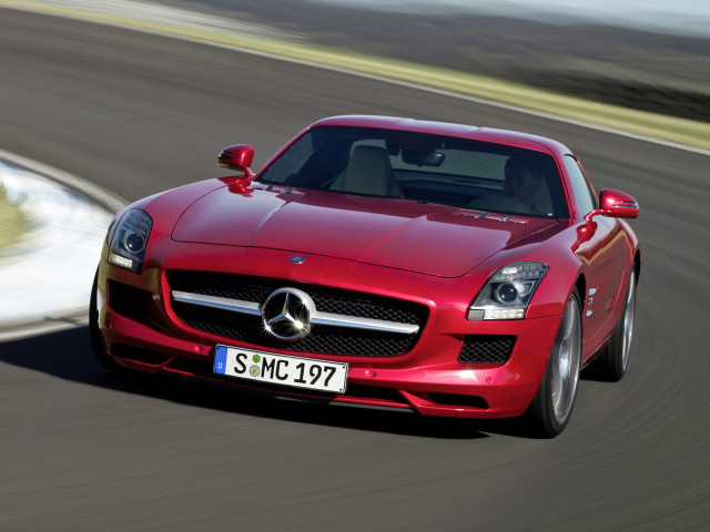 Mercedes-Benz SLS AMG фото