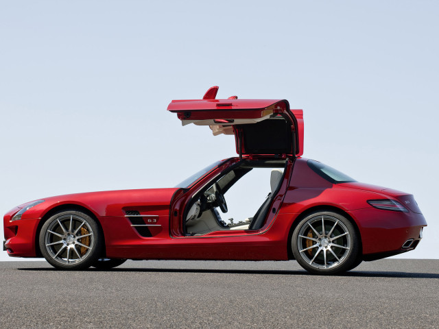 Mercedes-Benz SLS AMG фото