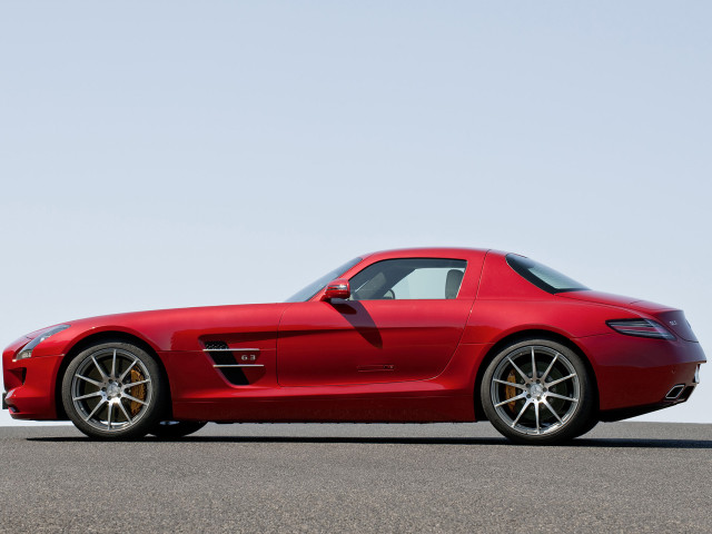 Mercedes-Benz SLS AMG фото