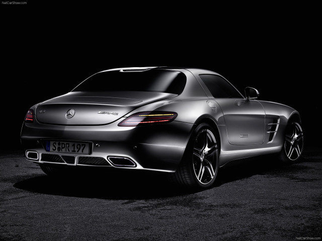 Mercedes-Benz SLS AMG фото