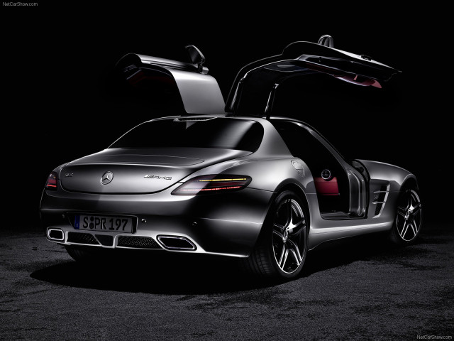 Mercedes-Benz SLS AMG фото