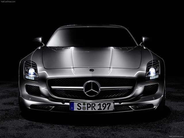 Mercedes-Benz SLS AMG фото