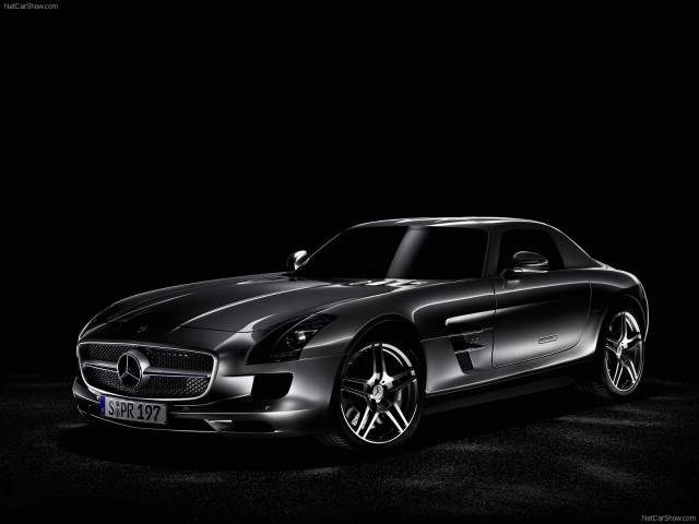 Mercedes-Benz SLS AMG фото