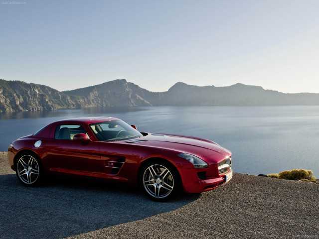 Mercedes-Benz SLS AMG фото