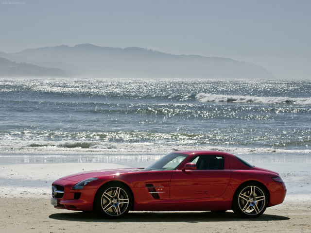 Mercedes-Benz SLS AMG фото