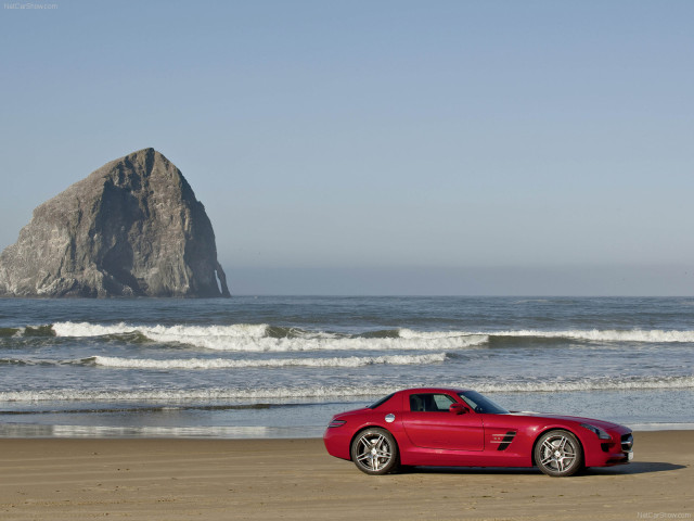 Mercedes-Benz SLS AMG фото