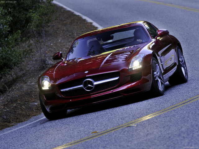 Mercedes-Benz SLS AMG фото