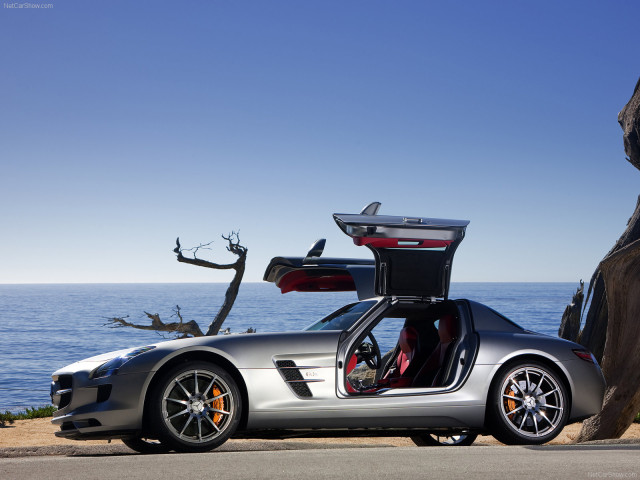 Mercedes-Benz SLS AMG фото