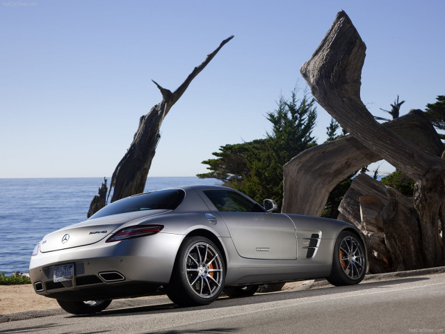 Mercedes-Benz SLS AMG фото