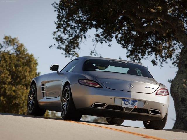 Mercedes-Benz SLS AMG фото