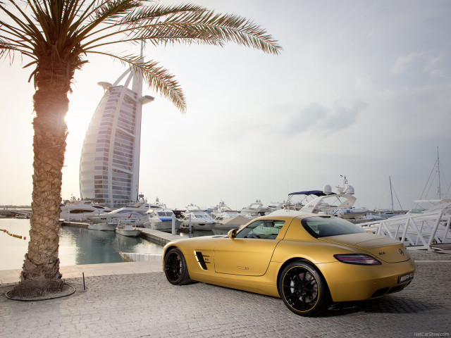 Mercedes-Benz SLS AMG фото