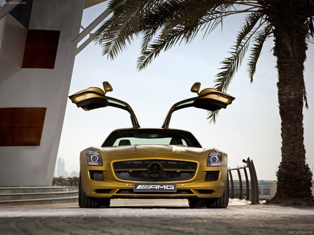 Mercedes-Benz SLS AMG фото