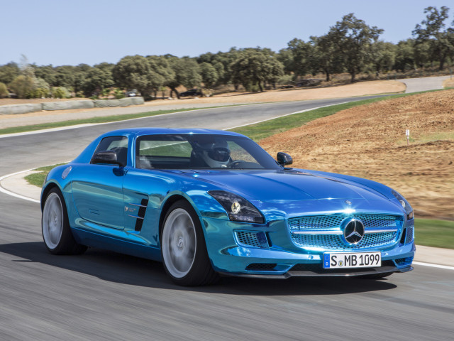 Mercedes-Benz SLS AMG фото