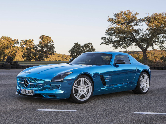 Mercedes-Benz SLS AMG фото