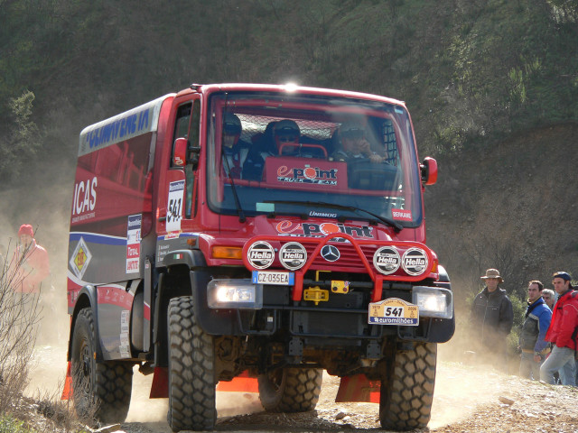Mercedes-Benz Unimog Dakar фото