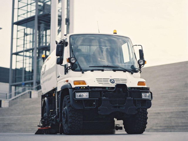 Mercedes-Benz Unimog фото