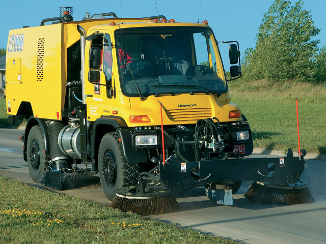 Mercedes-Benz Unimog фото