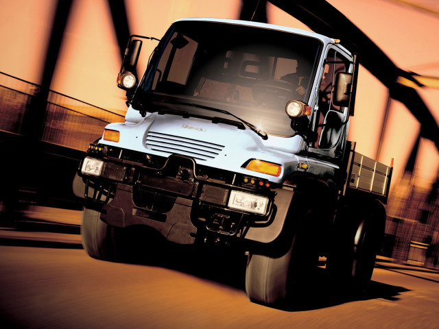 Mercedes-Benz Unimog фото
