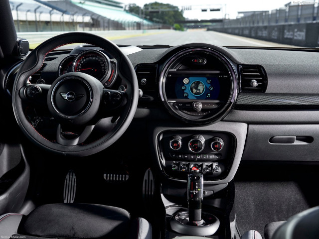 Mini Clubman John Cooper Works фото