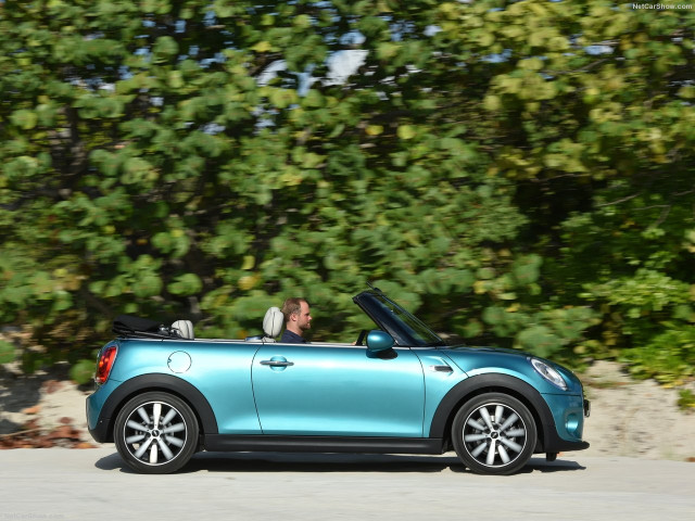 Mini Cooper Convertible фото