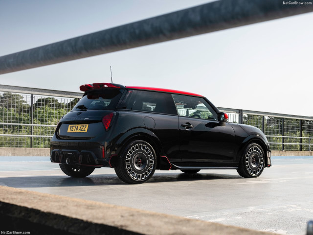 Mini Cooper John Cooper Works фото