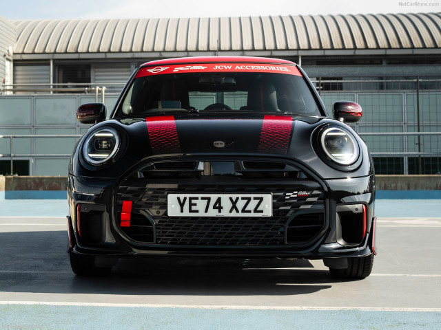 Mini Cooper John Cooper Works фото