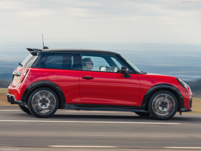 Mini Cooper John Cooper Works фото