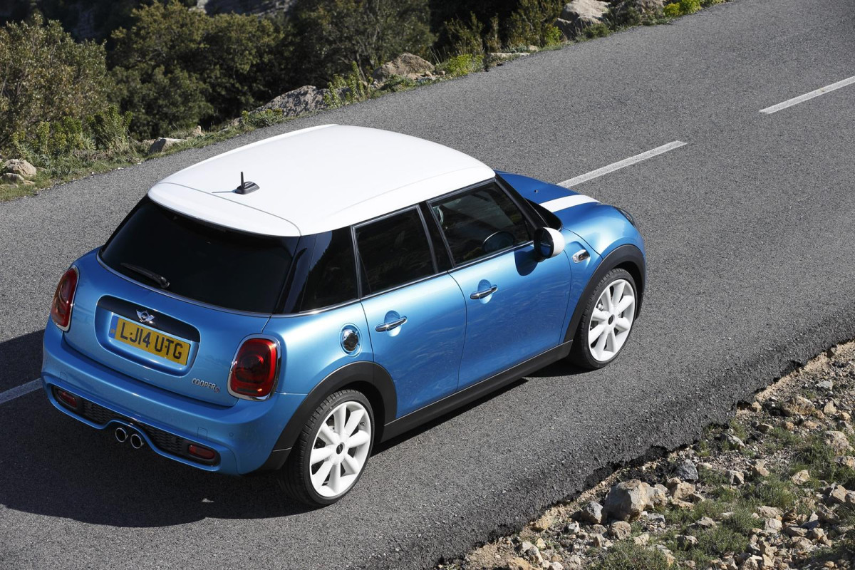 Mini five-door hatchback  фото 125133