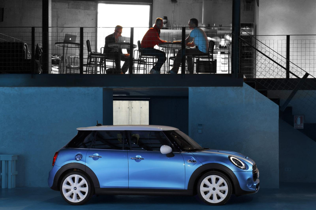 Mini five-door hatchback  фото 125137