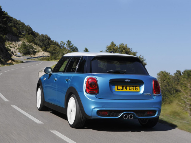 Mini five-door hatchback  фото