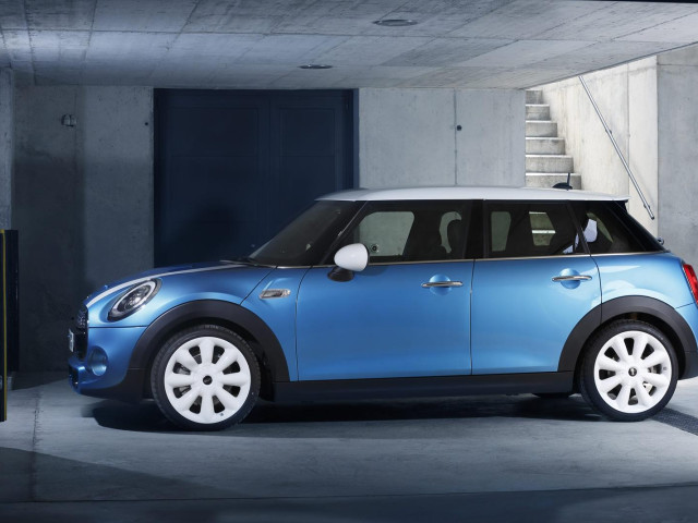 Mini five-door hatchback  фото