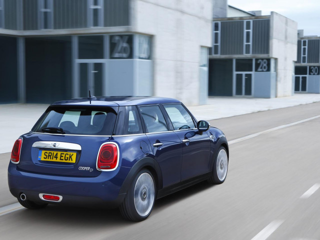 Mini five-door hatchback  фото