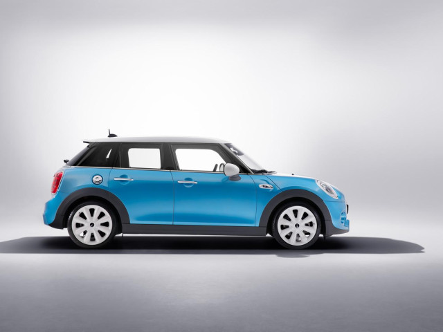 Mini five-door hatchback  фото