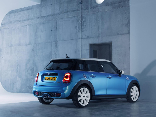 Mini five-door hatchback  фото